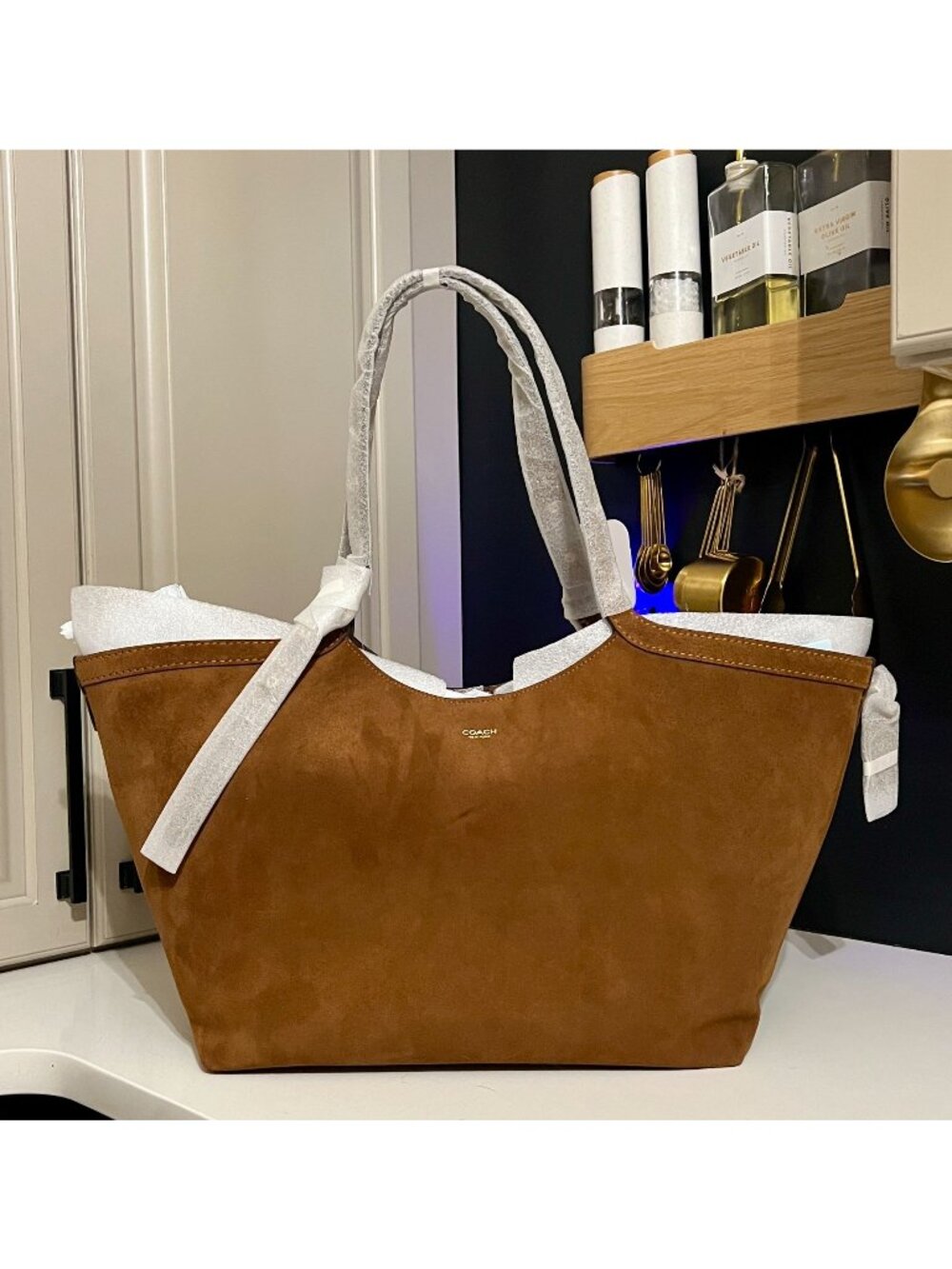 STUNNING! AUTHENTIC COACH GRAMERCY HANDBAG IN WARM BROWN SUEDE